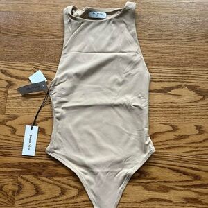 NWT Aritzia Babaton nude contour bodysuit